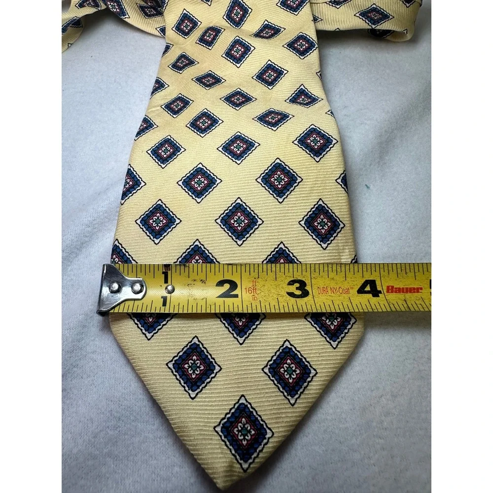 Brooks Brothers Makers Mens Silk Tie Yellow Geometric Medallion Made in‎ USA